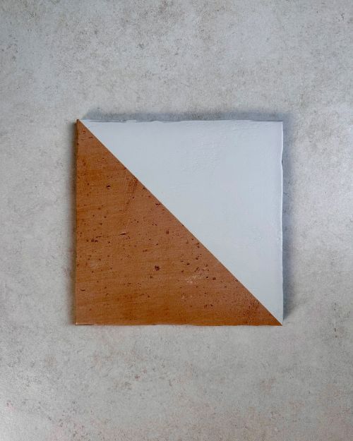 Sienna Line - 225 x 225mm