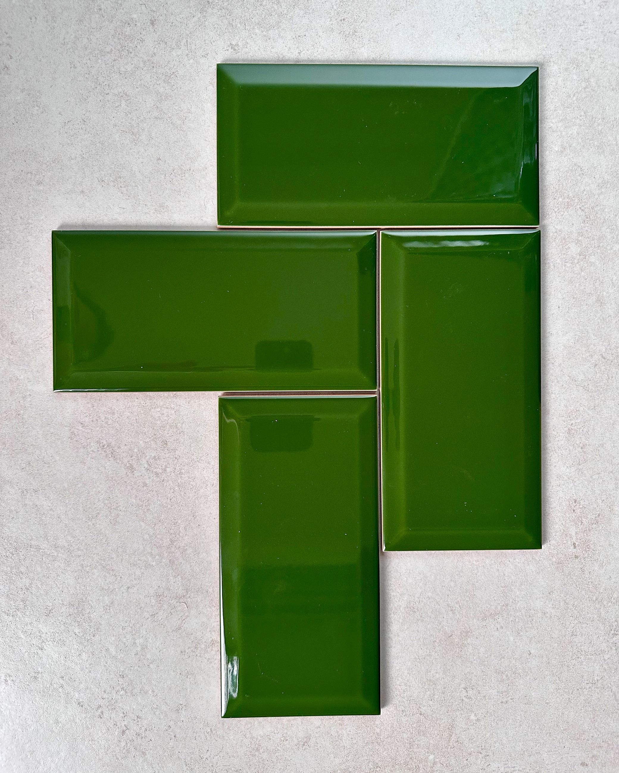 Metro Bevel Green Gloss - 200 x 100mm